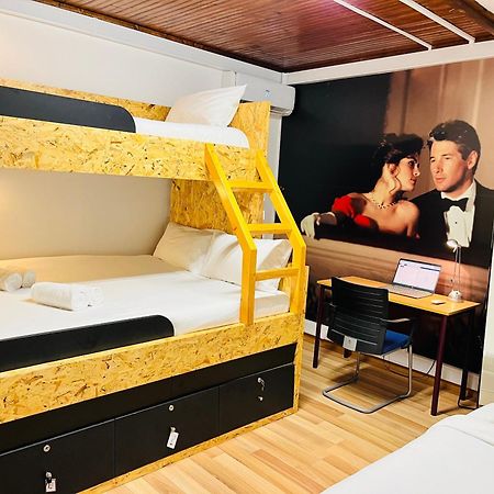 Lagos Central Rock School Hostel ,Algarve ภายนอก รูปภาพ